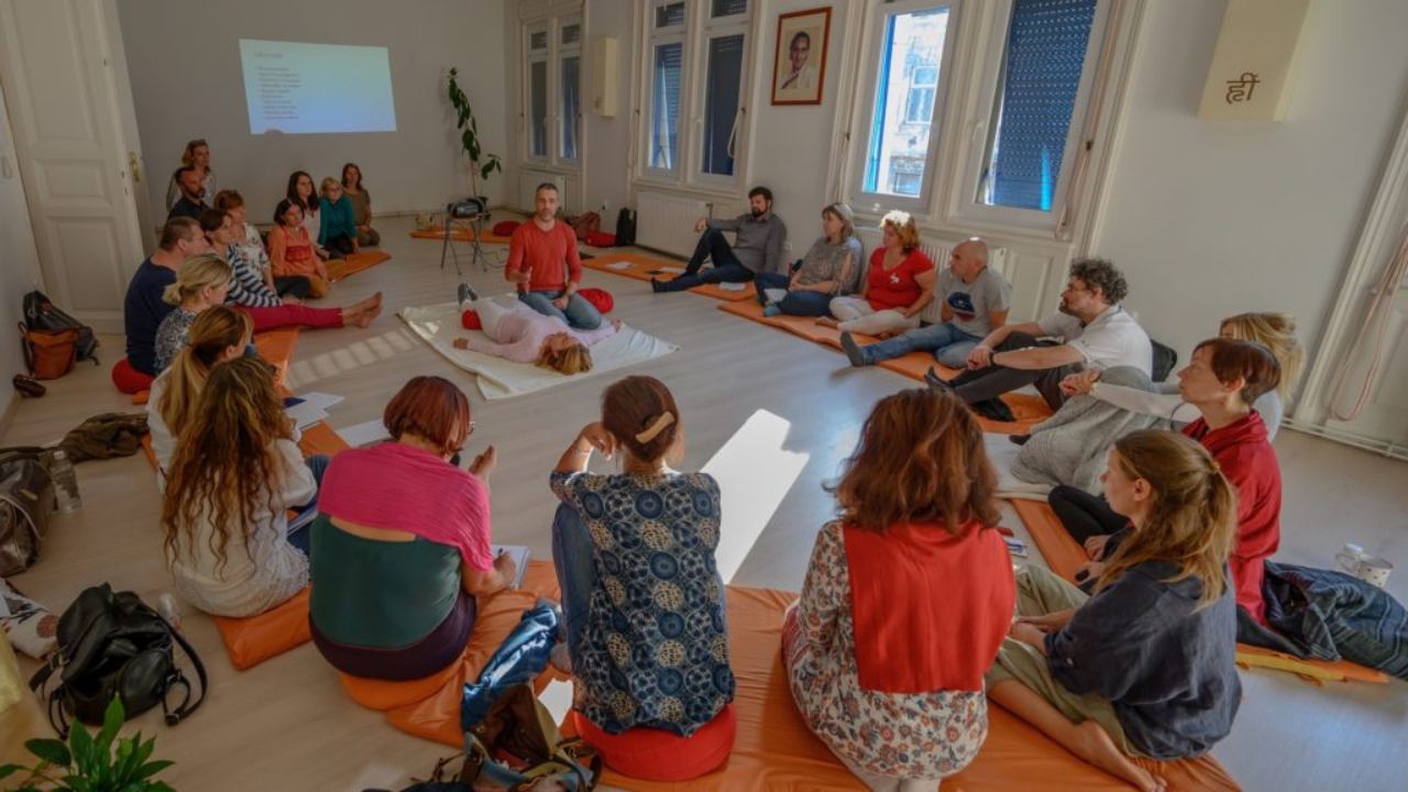 Free Shiatsu Treatments for Healthcare Workers in Hungary